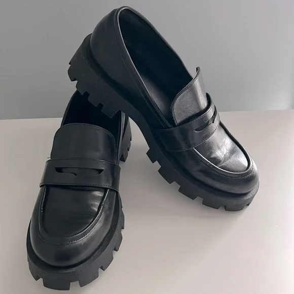 NWOT Abercrombie & Fitch Pamela chunky platform loafers in black Size 8.5 - Picture 9 of 13